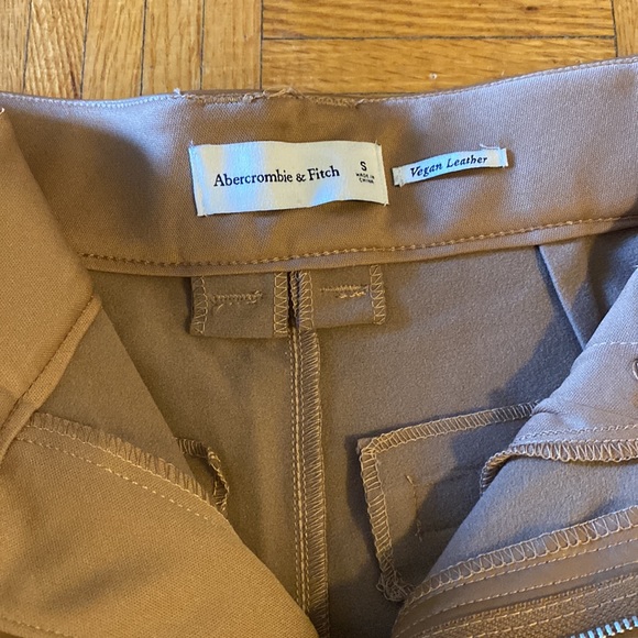 Abercrombie 6 inch vegan leather shorts. NWOT - Picture 3 of 3